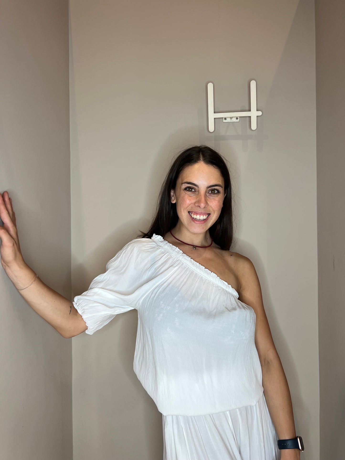blusa monospalla