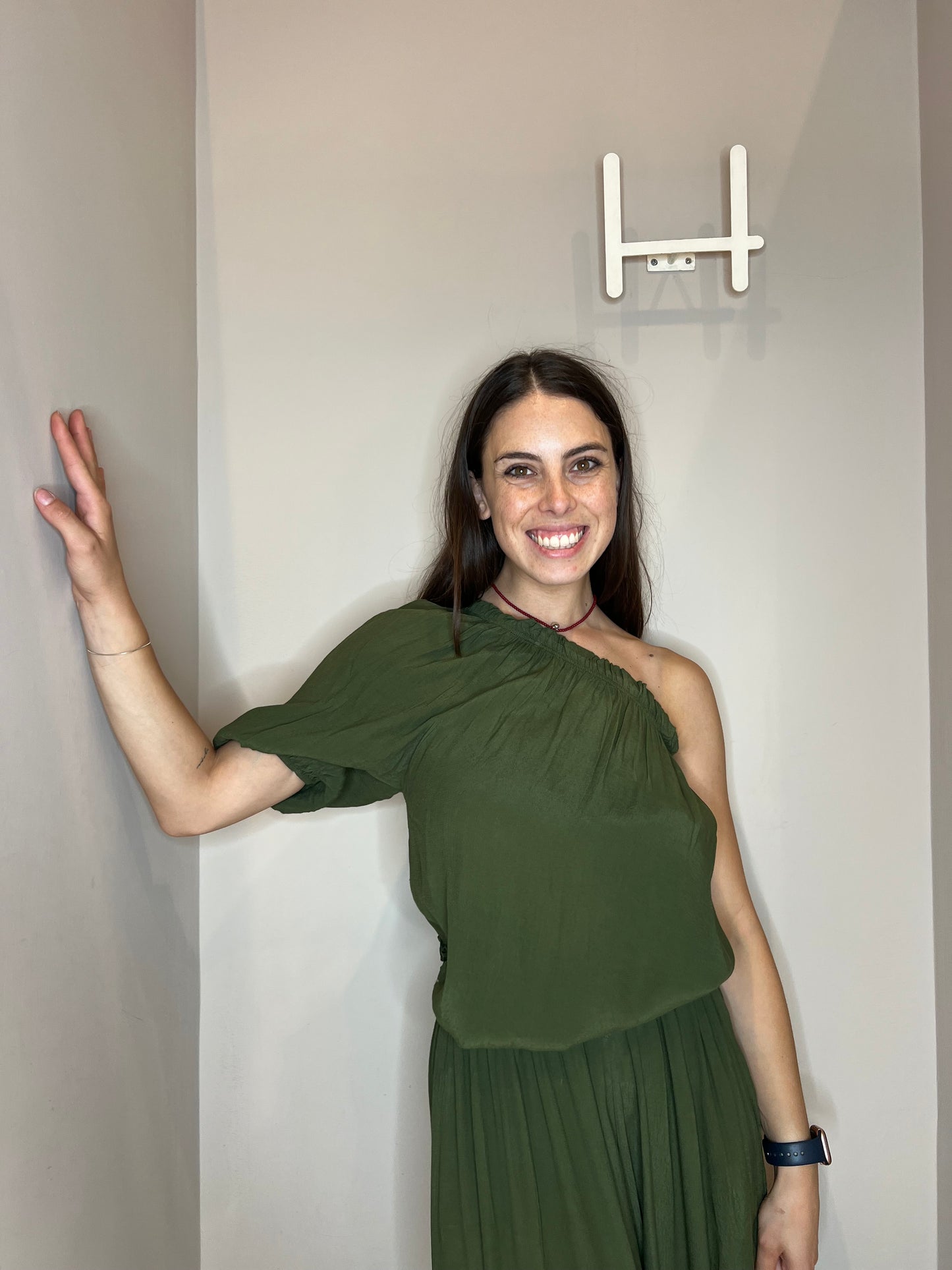 blusa monospalla