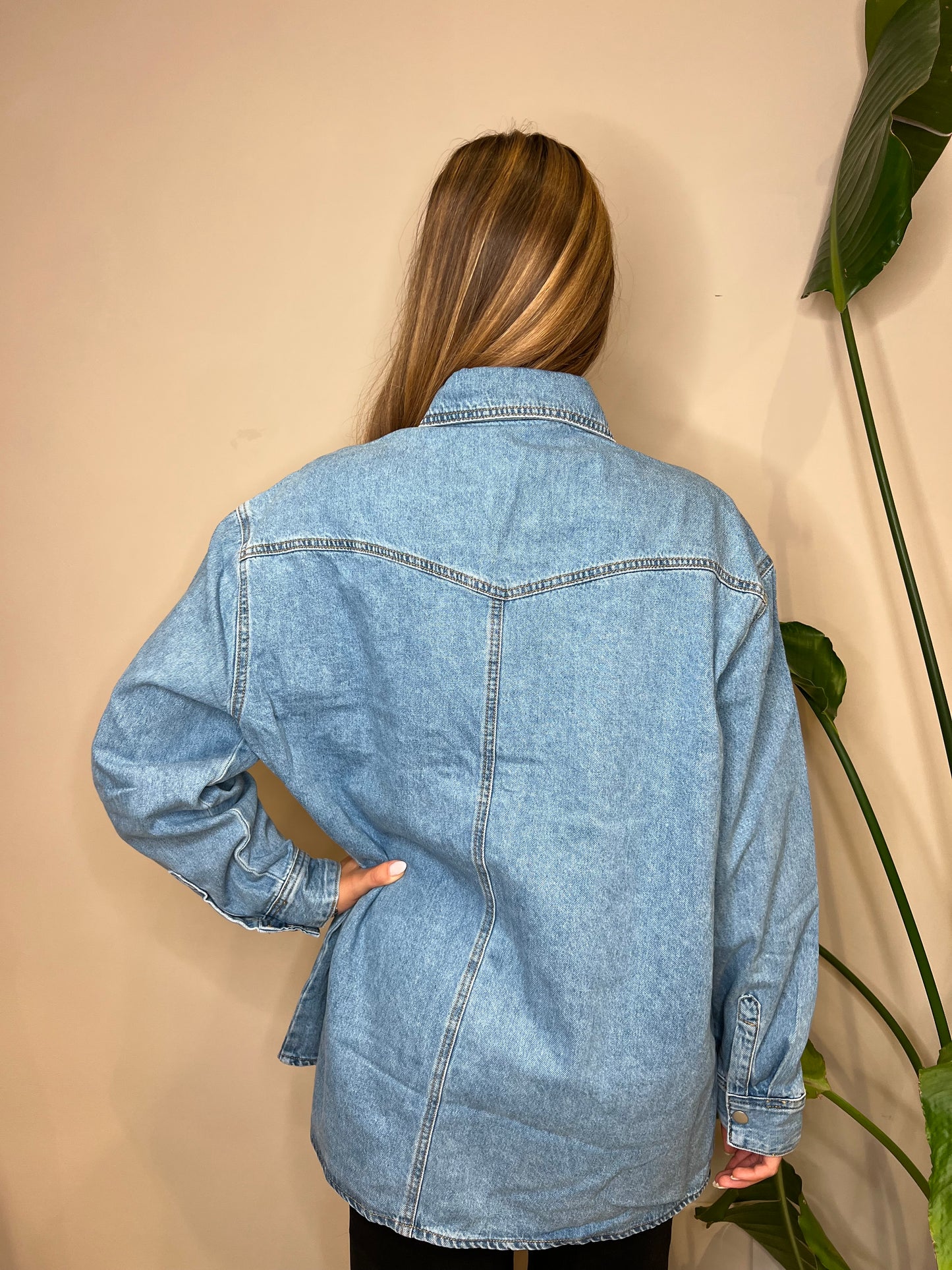Camicia over jeans