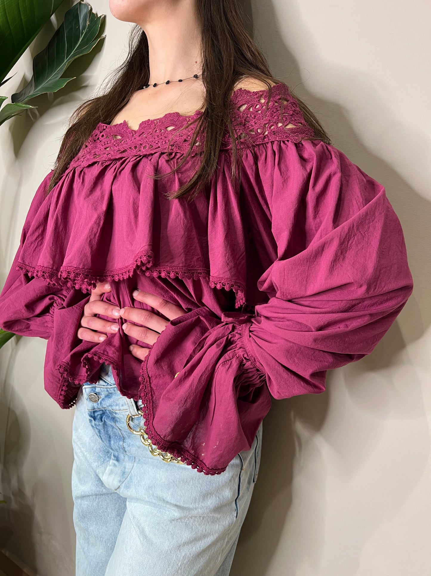 Blusa in cotone e macramè