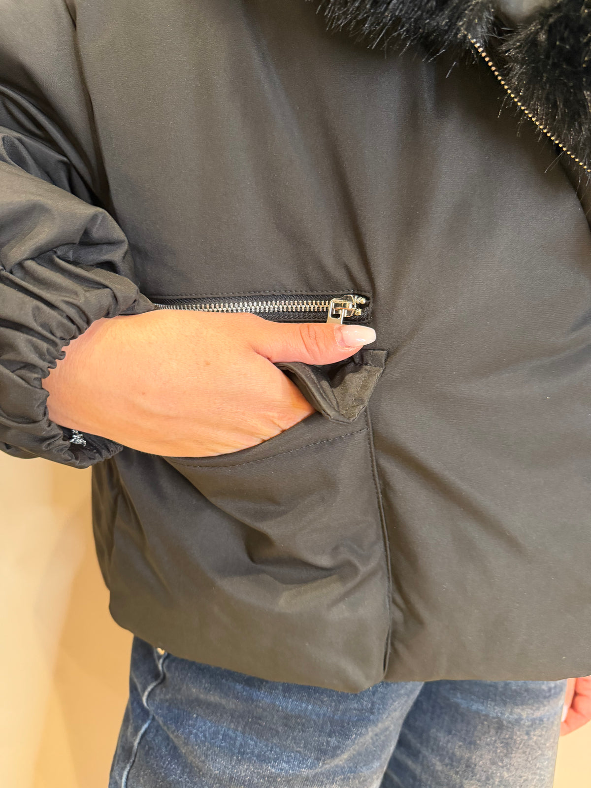 Bomber impermeabile con ecopelliccia rimovibile