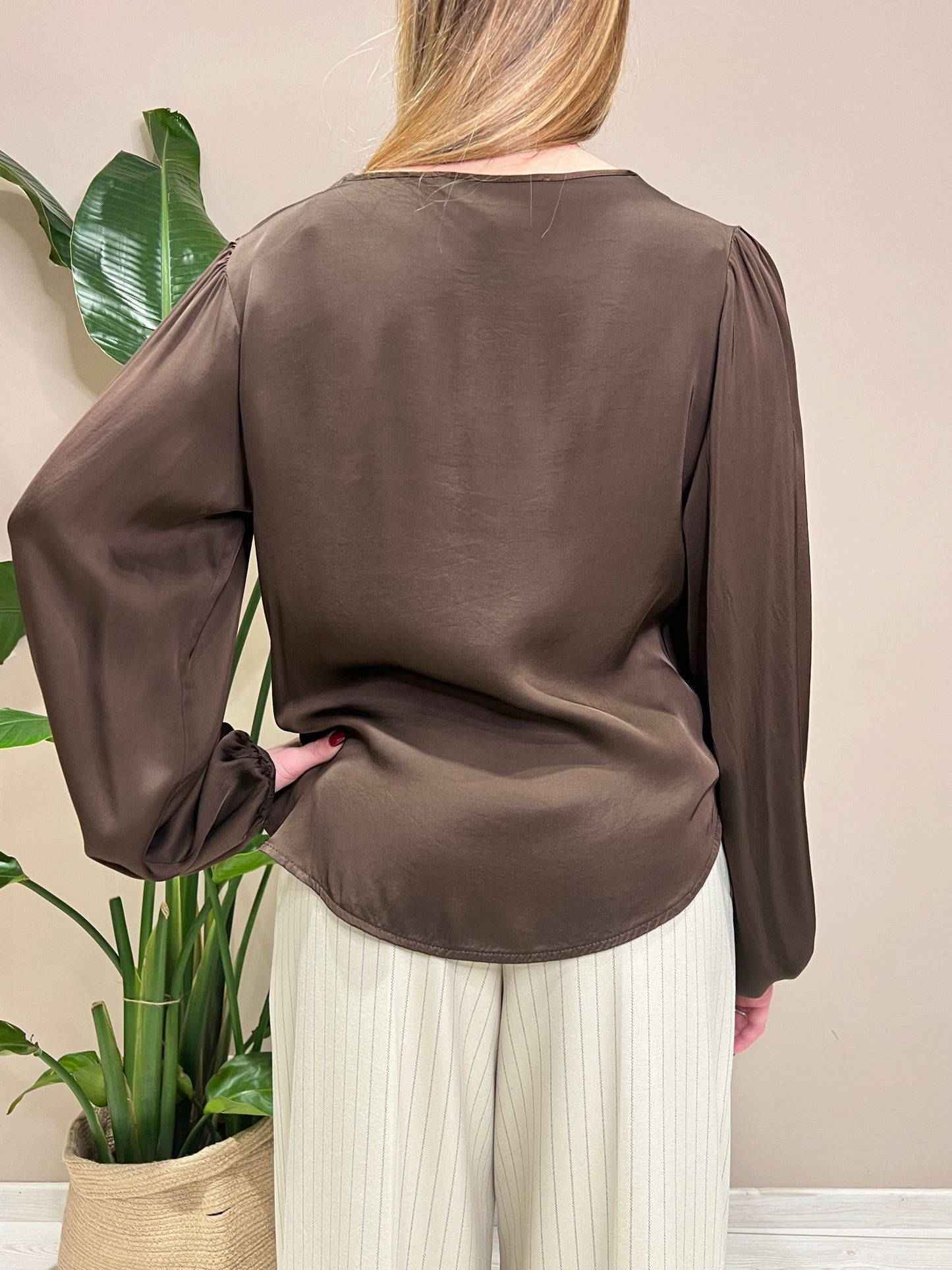 Blusa in raso cioccolato