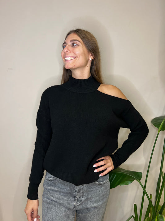 Maglione spalla scoperta