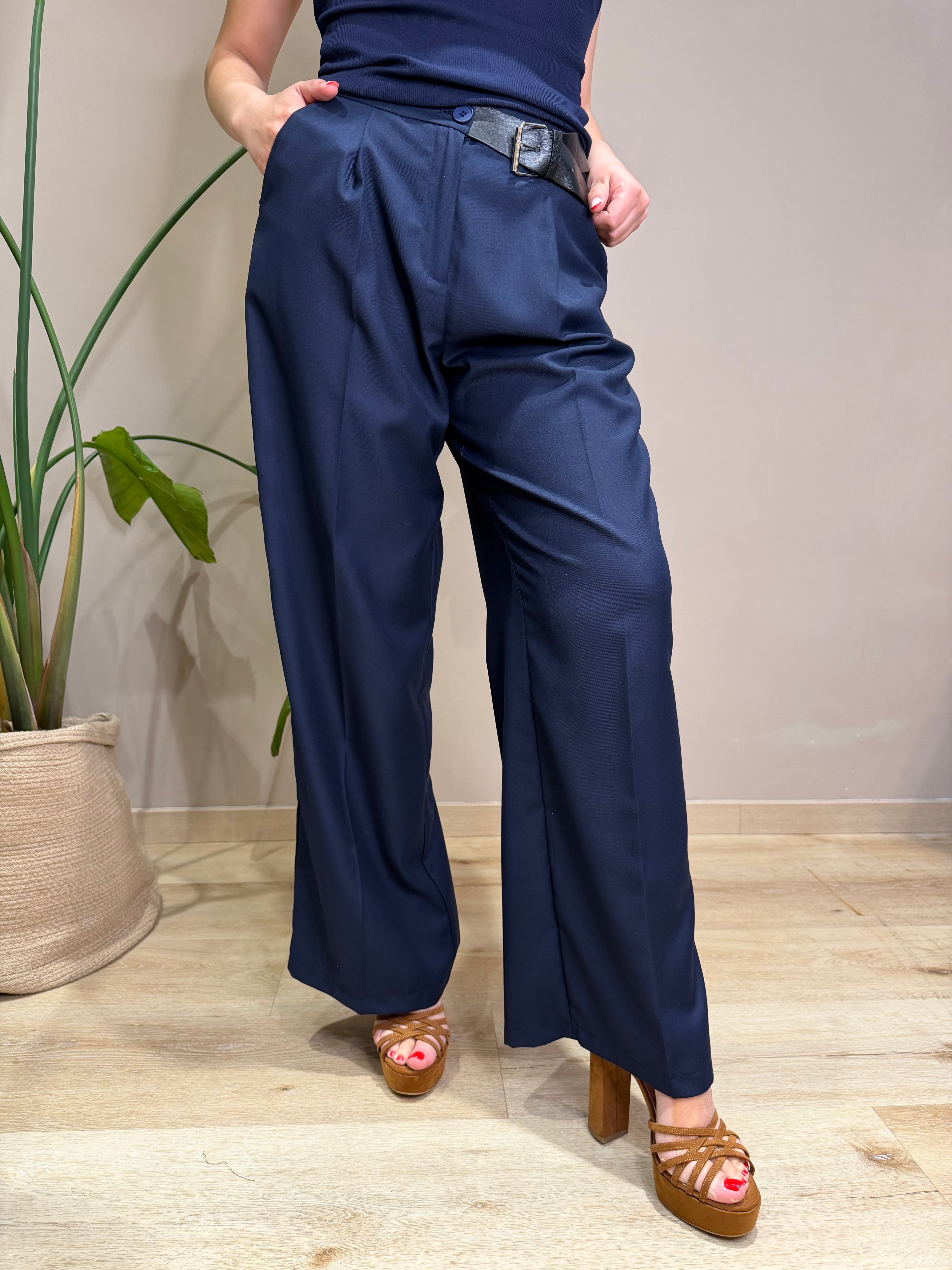 Pantalone palazzo con cintura