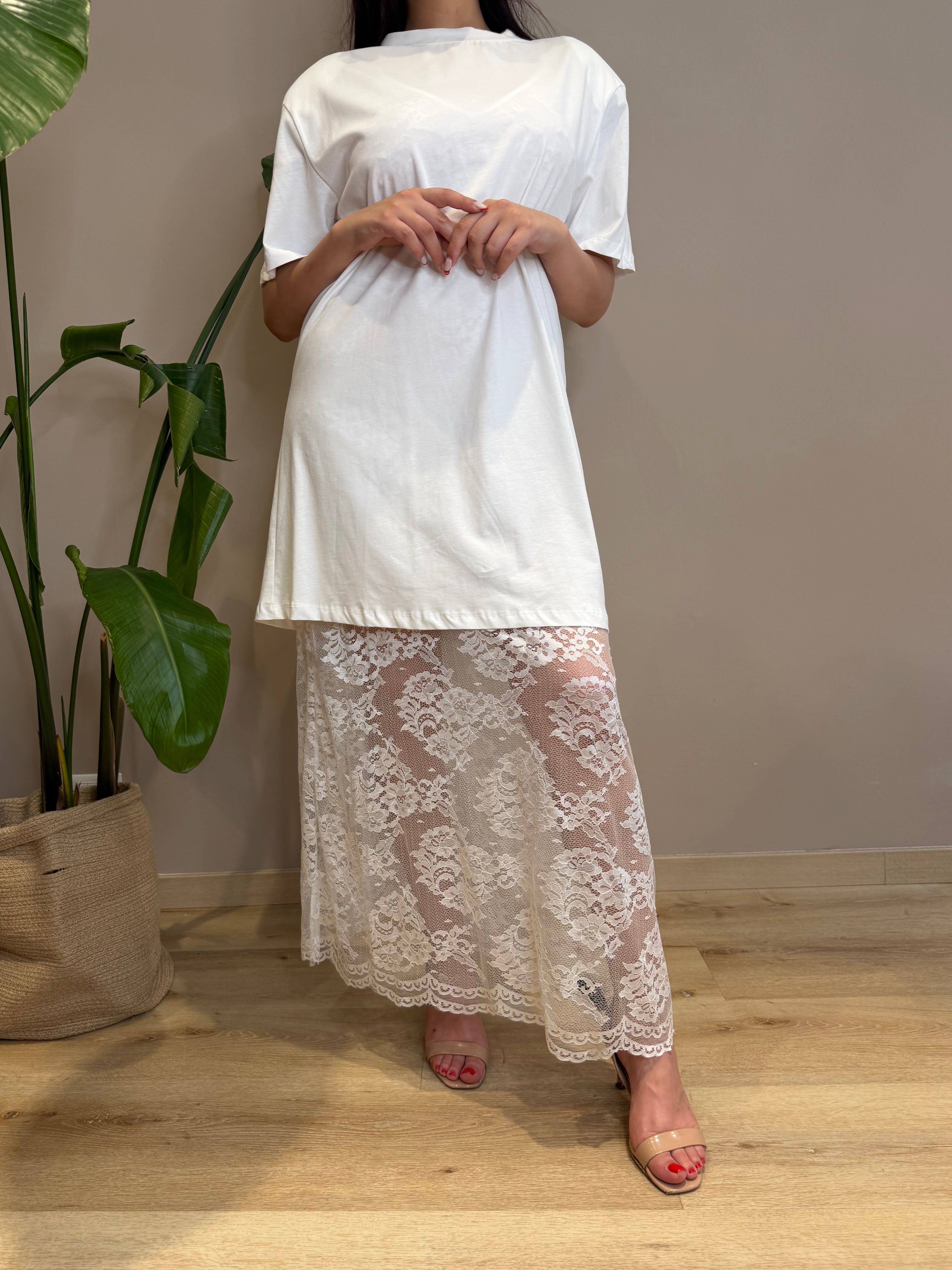 Abito pizzo + t-shirt blu