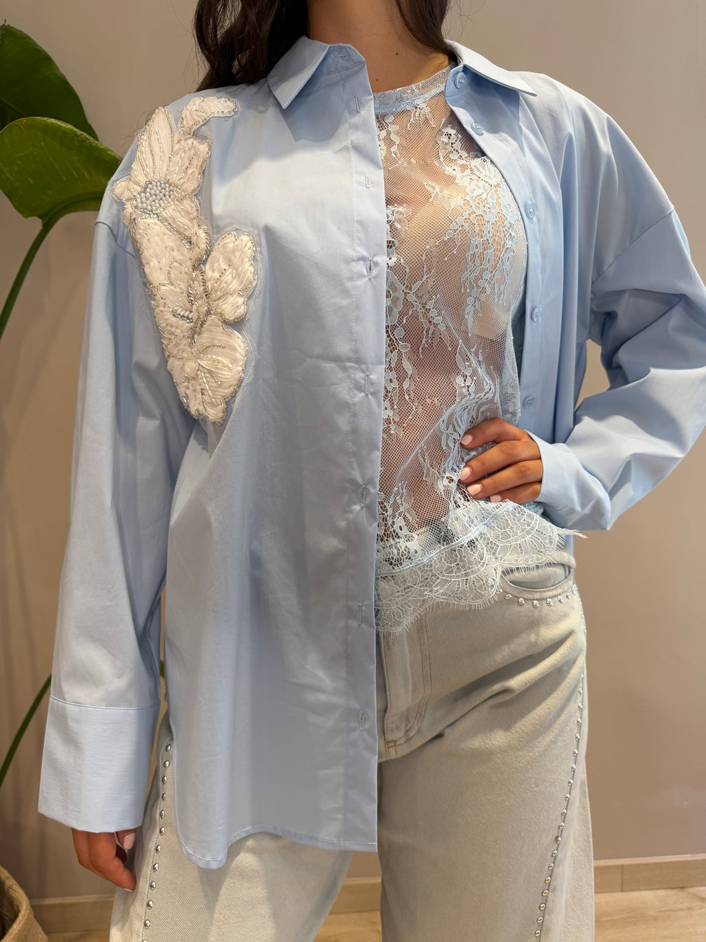 Camicia popeline con applicazioni