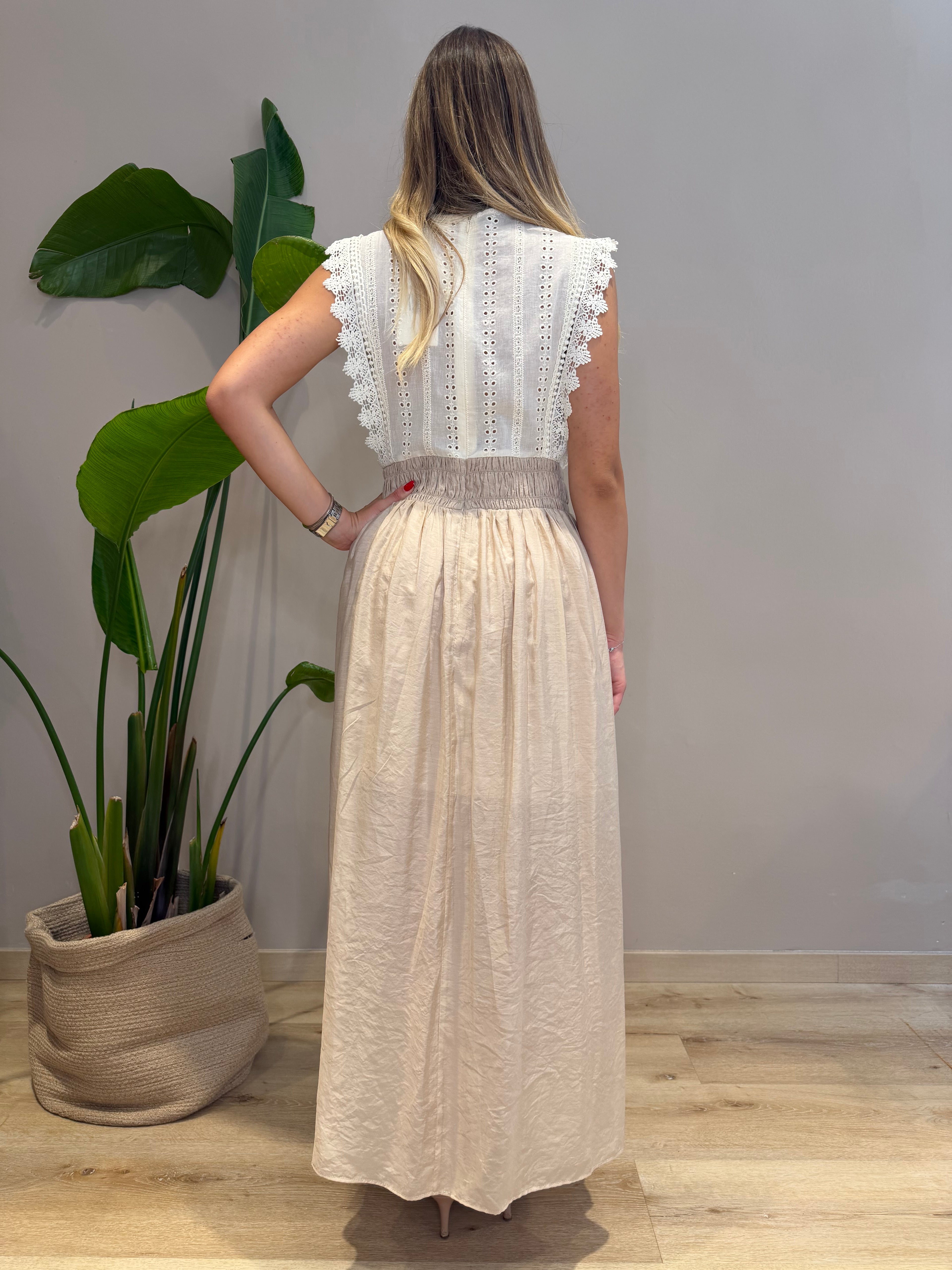 Abito lungo con macramè