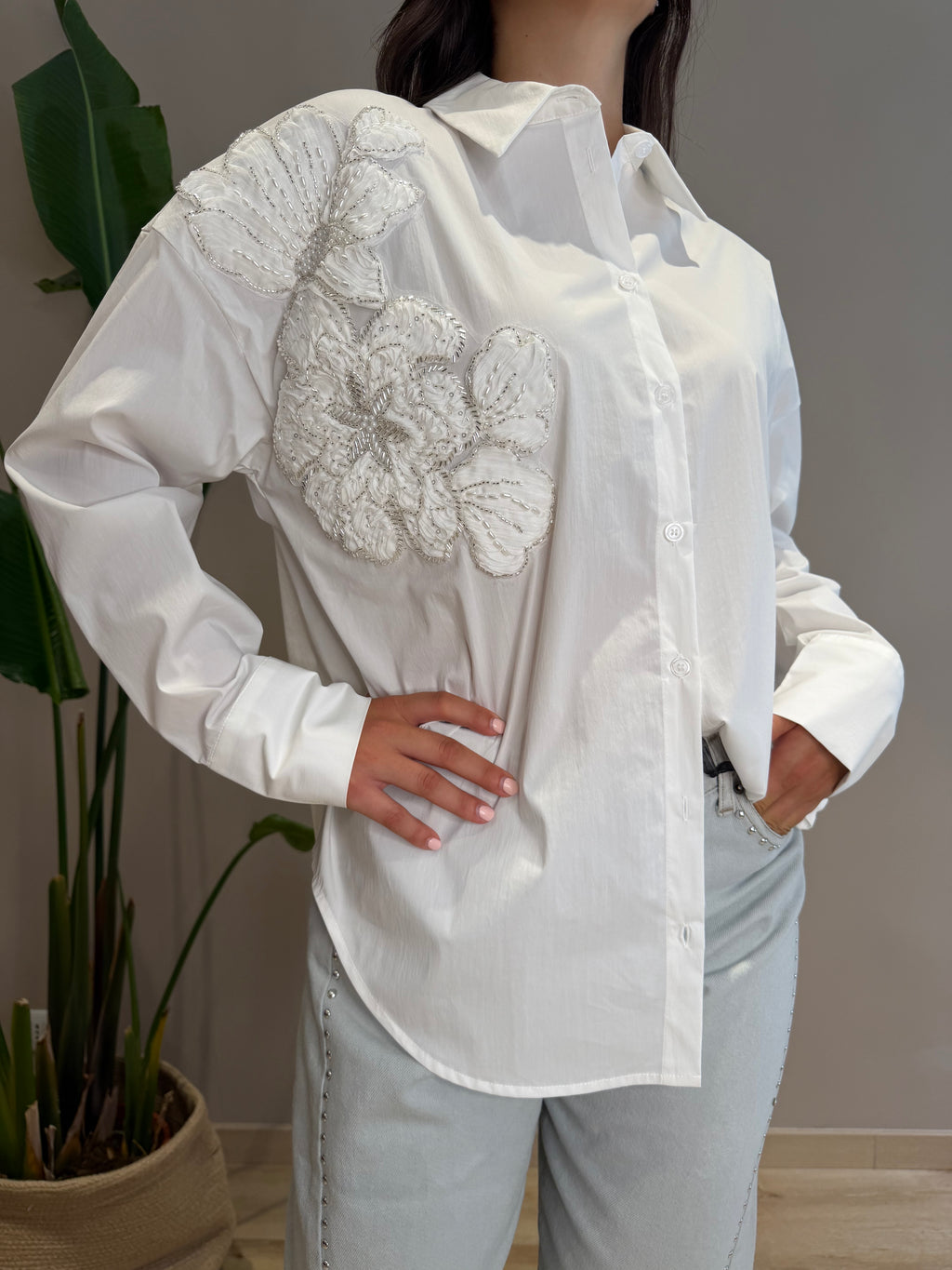Camicia popeline con applicazioni