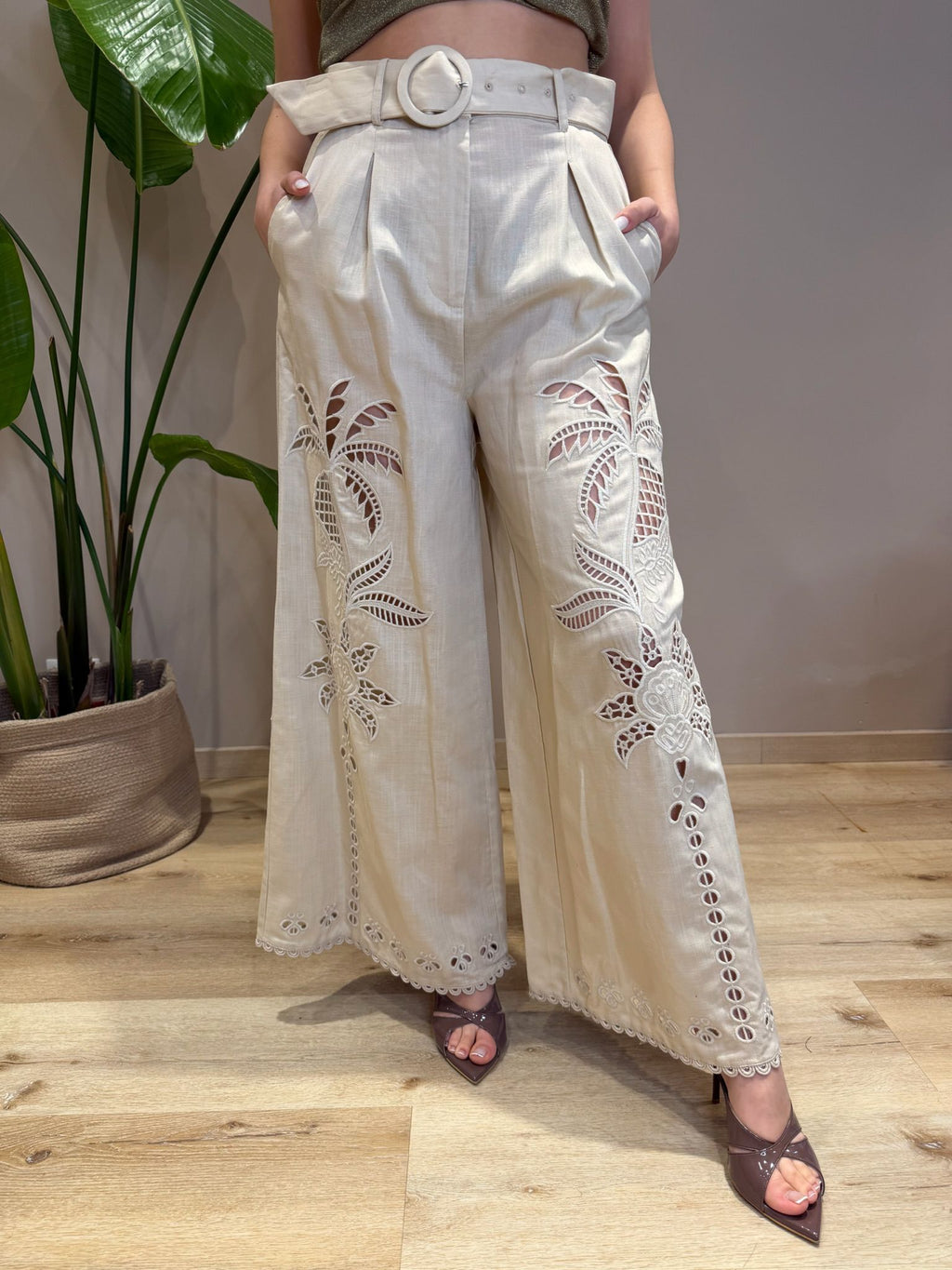 PANTALONE IN COTONE CON RICAMI