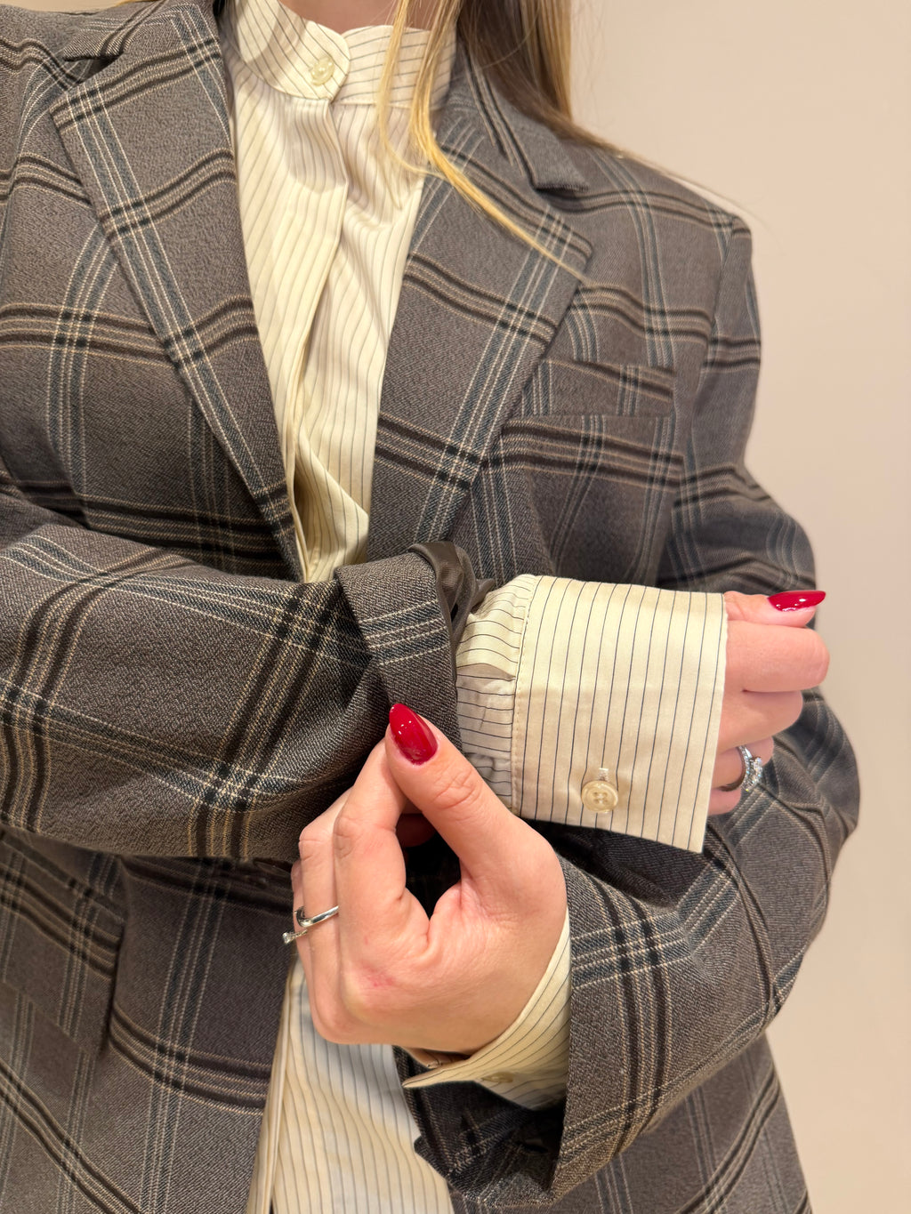 Blazer micro tartan con finta camicia