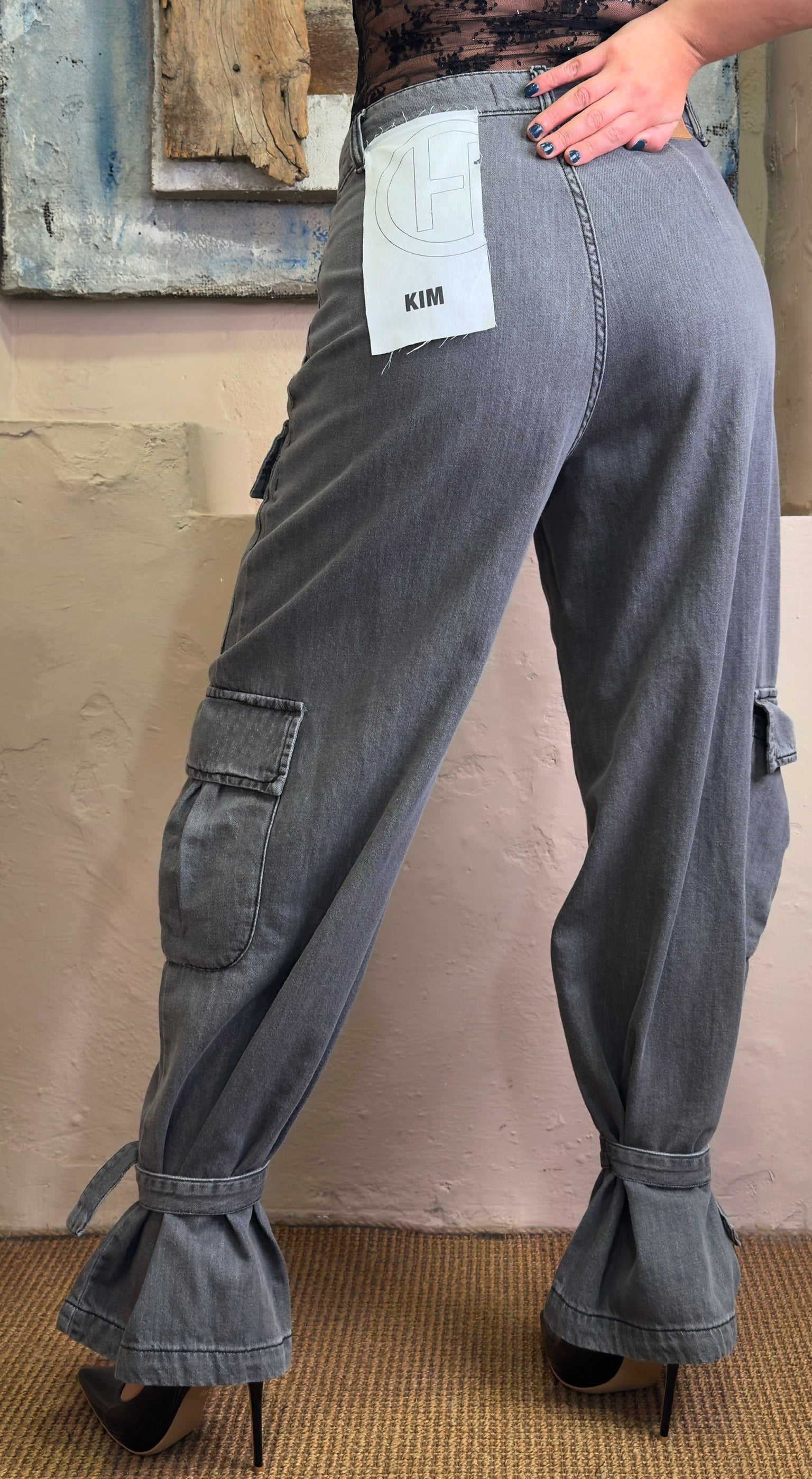 JEANS CARGO DENIM NERO CON TASCHE