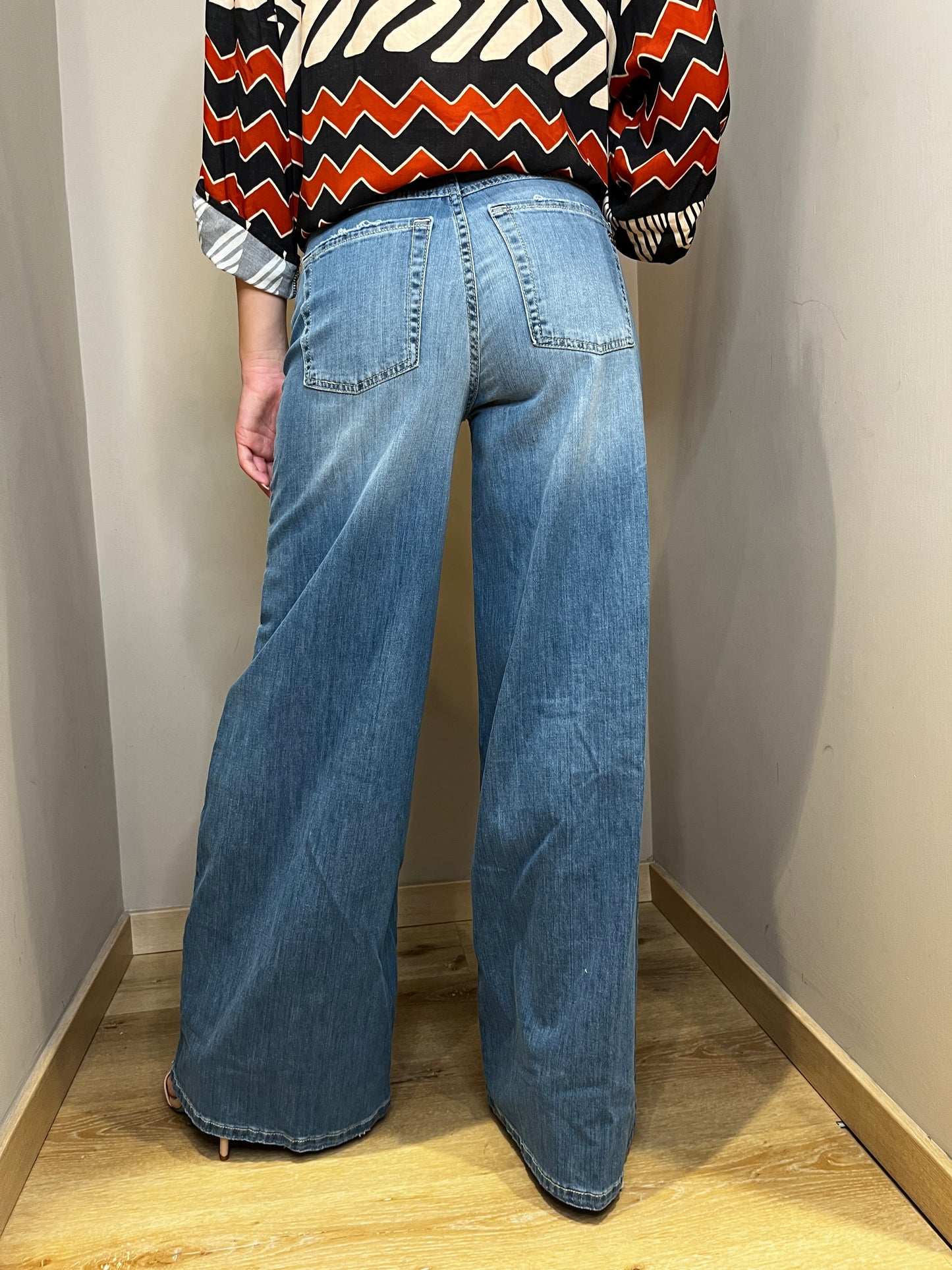 Jeans tela leggera a palazzo