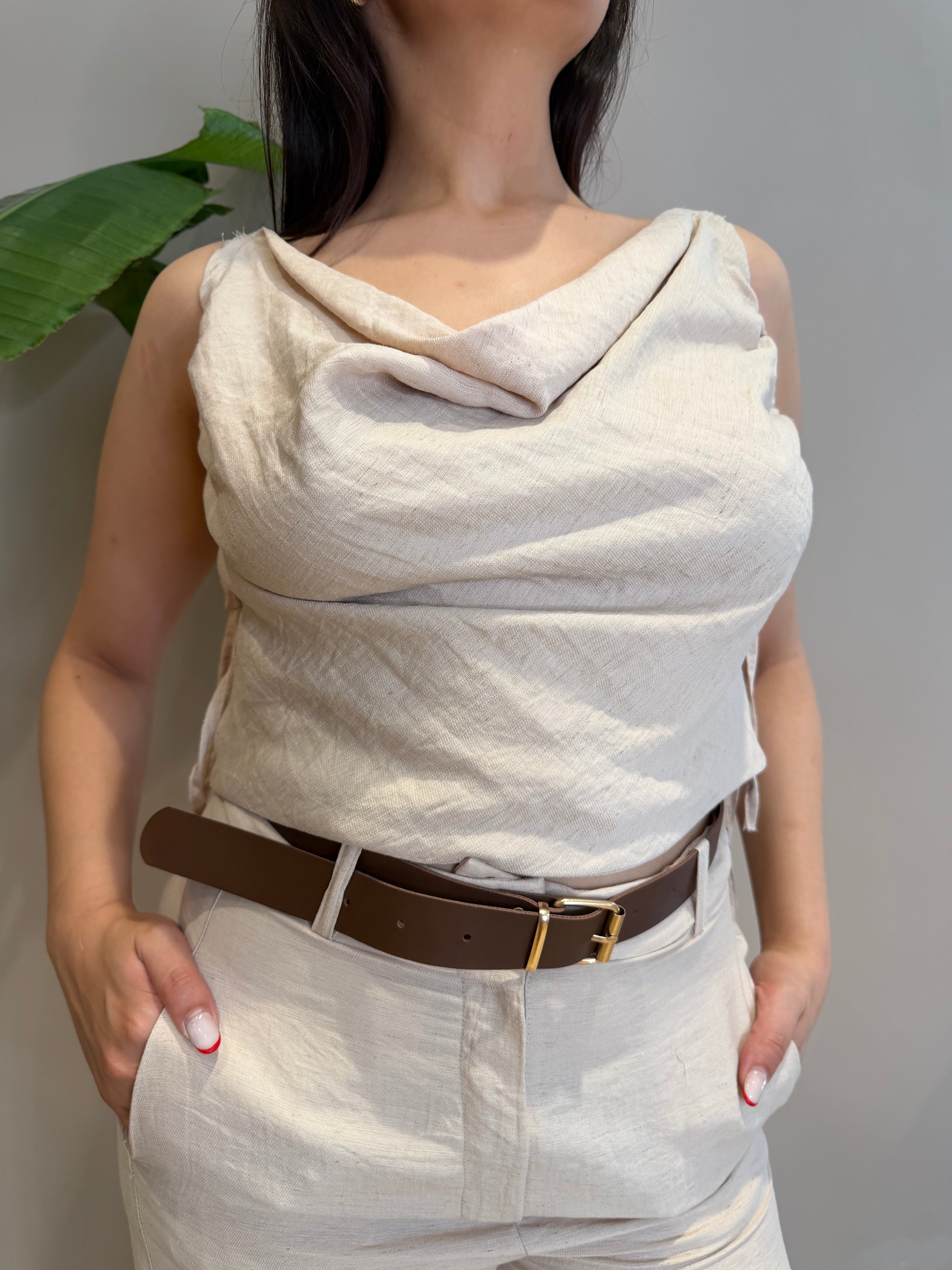 Top in lino sabbia