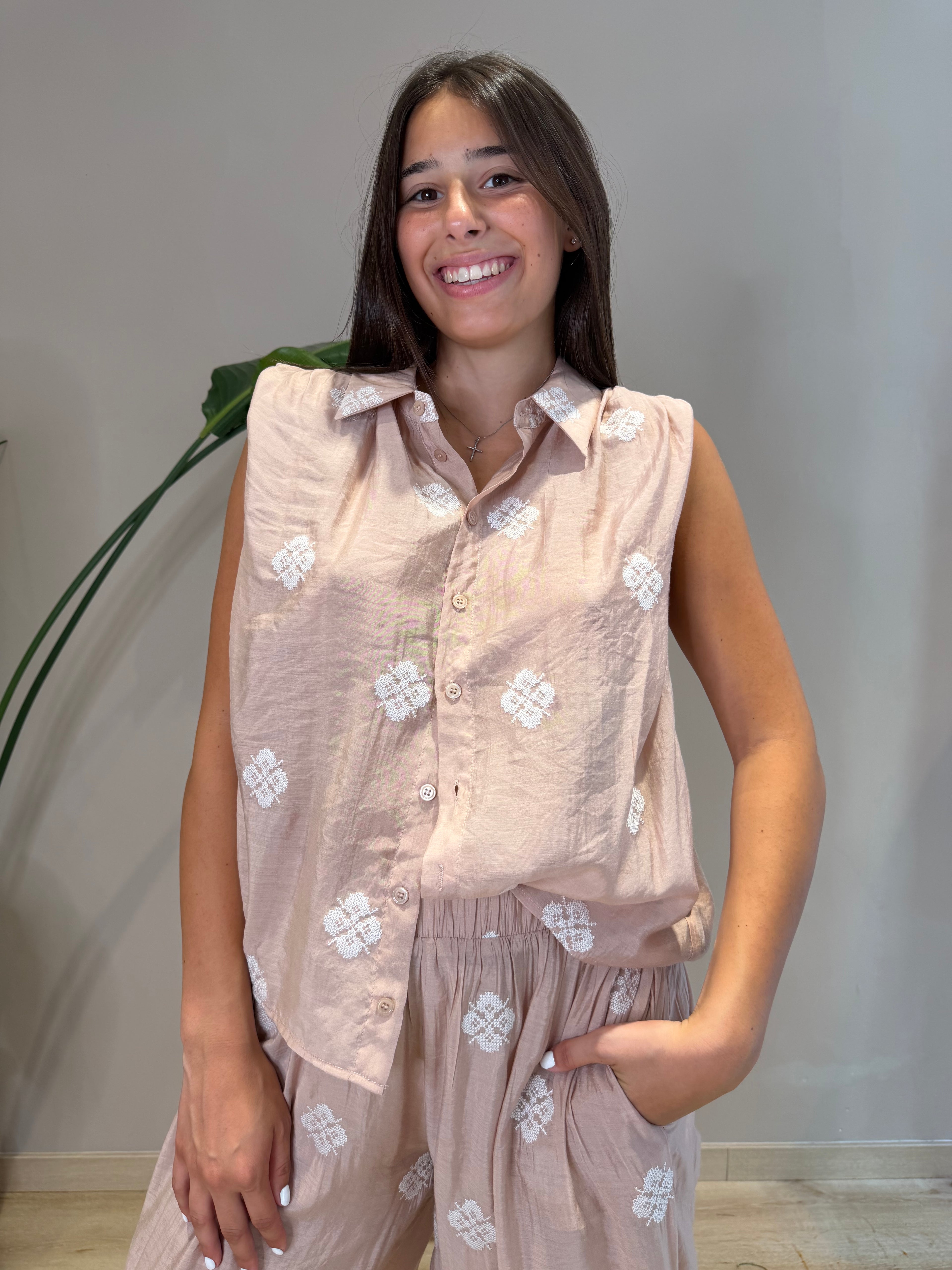 Camicia smanicata mussola