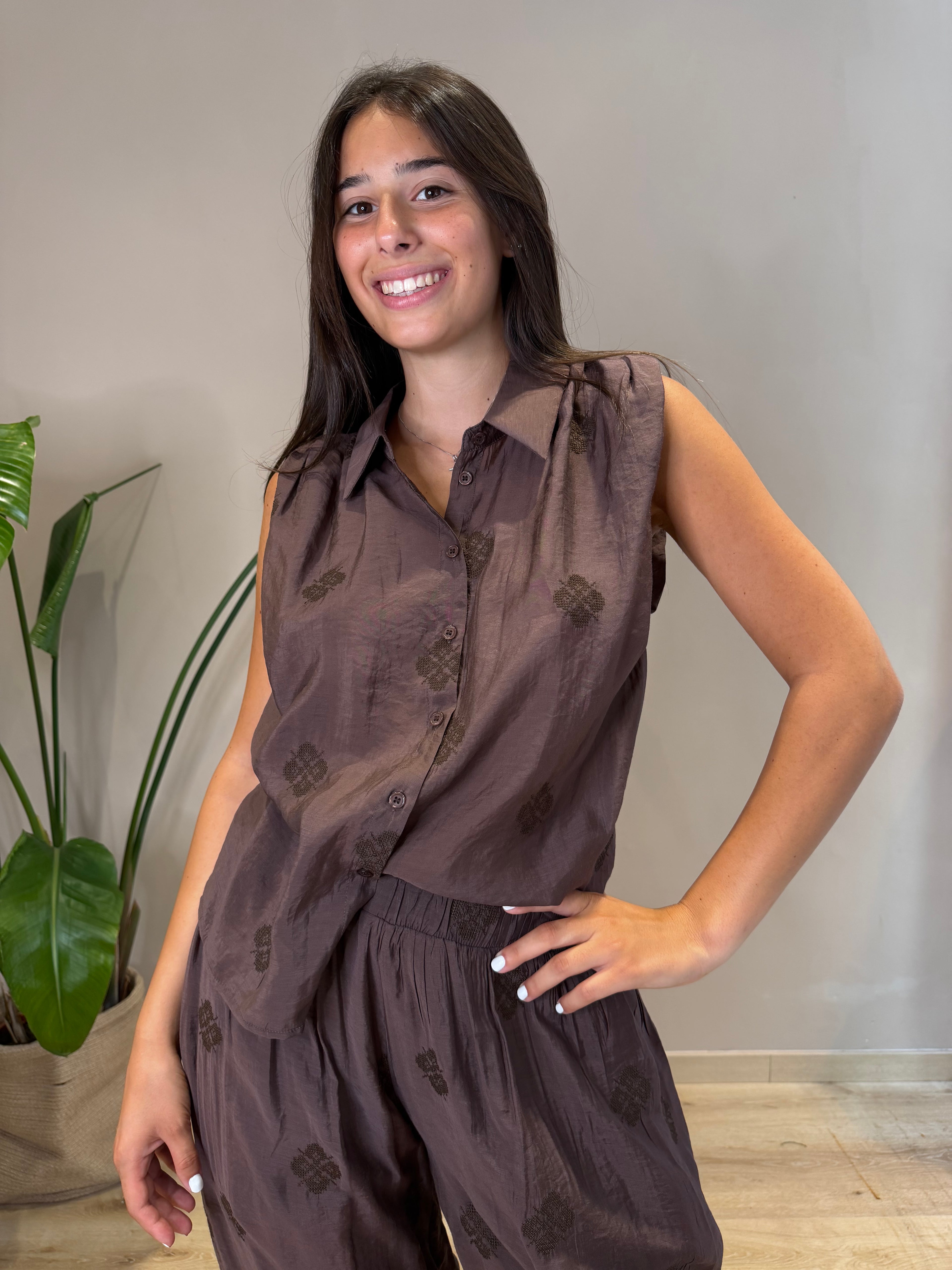 Camicia smanicata mussola