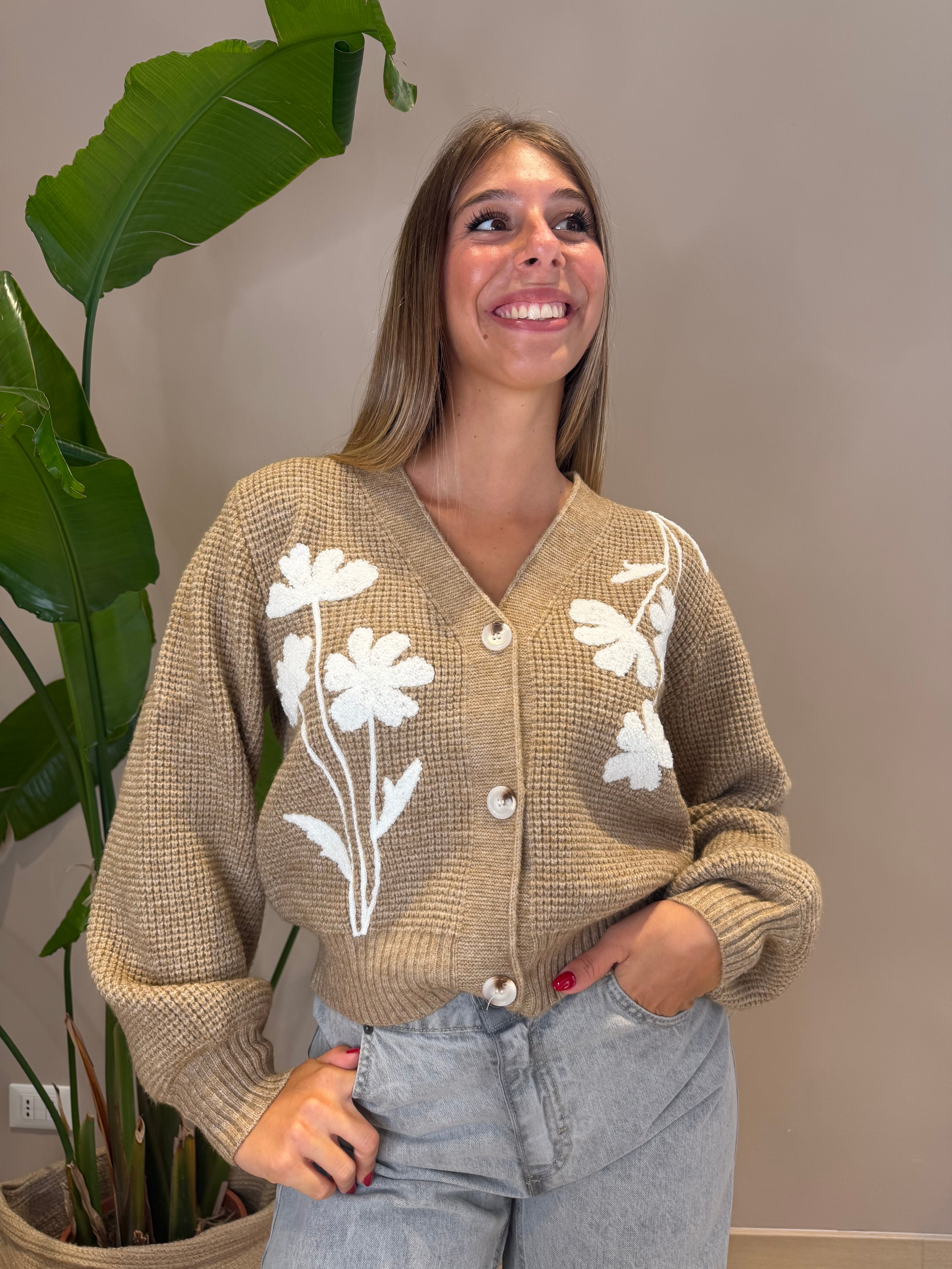 Cardigan ricamo