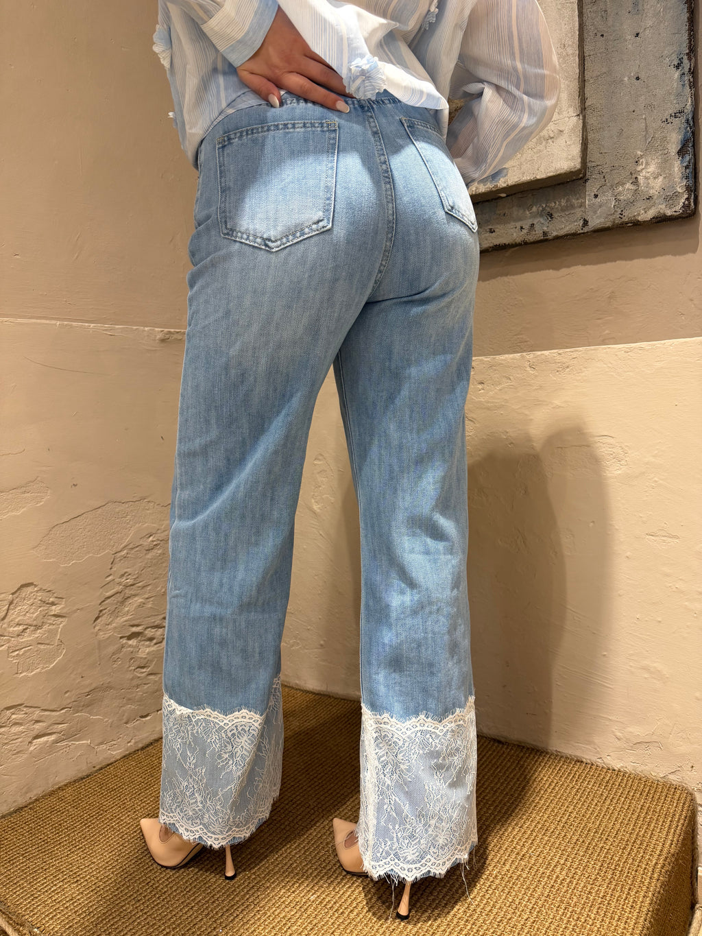 Jeans Palazzo Con Inserto Pizzo