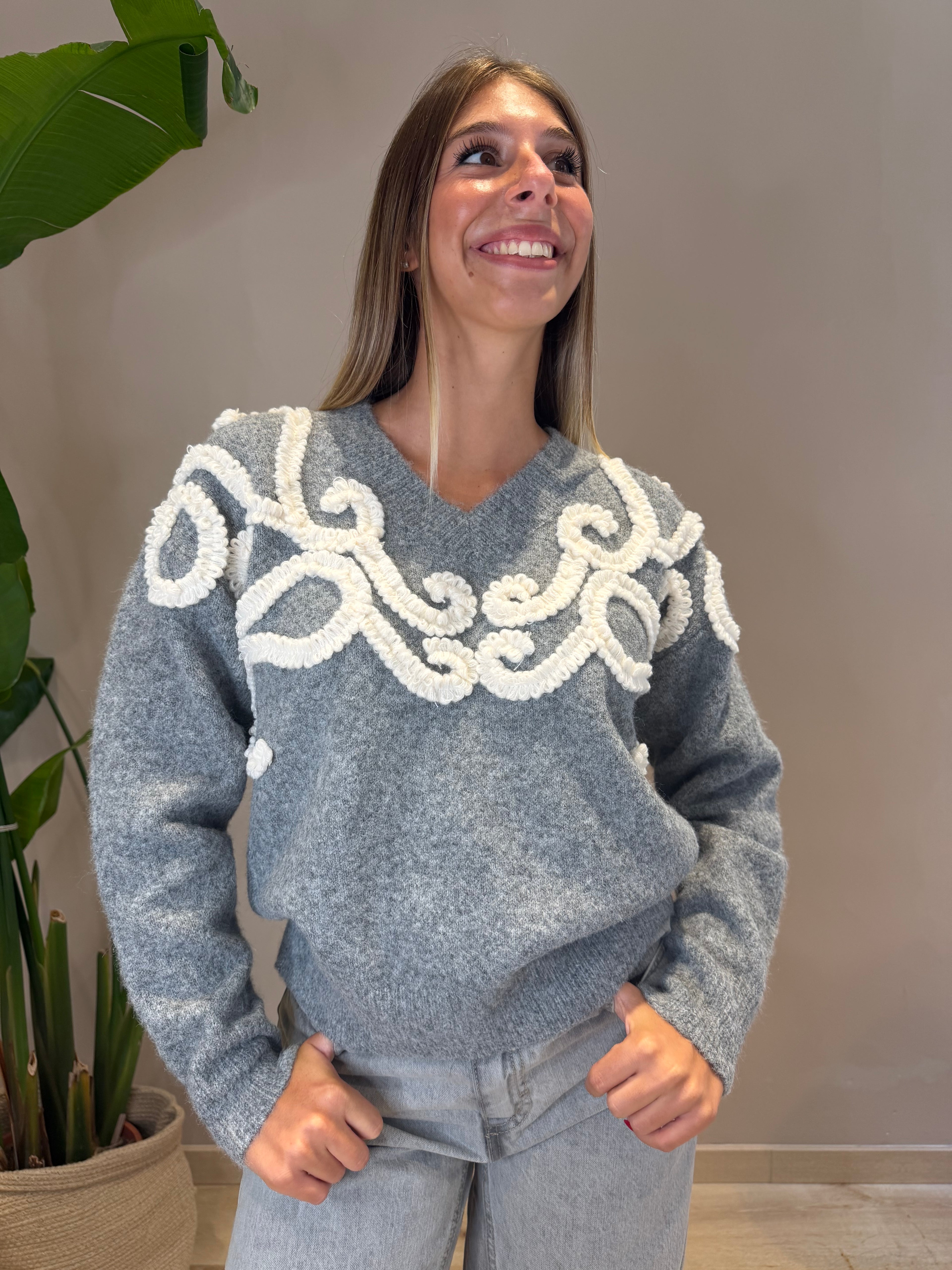 Pull ricamo