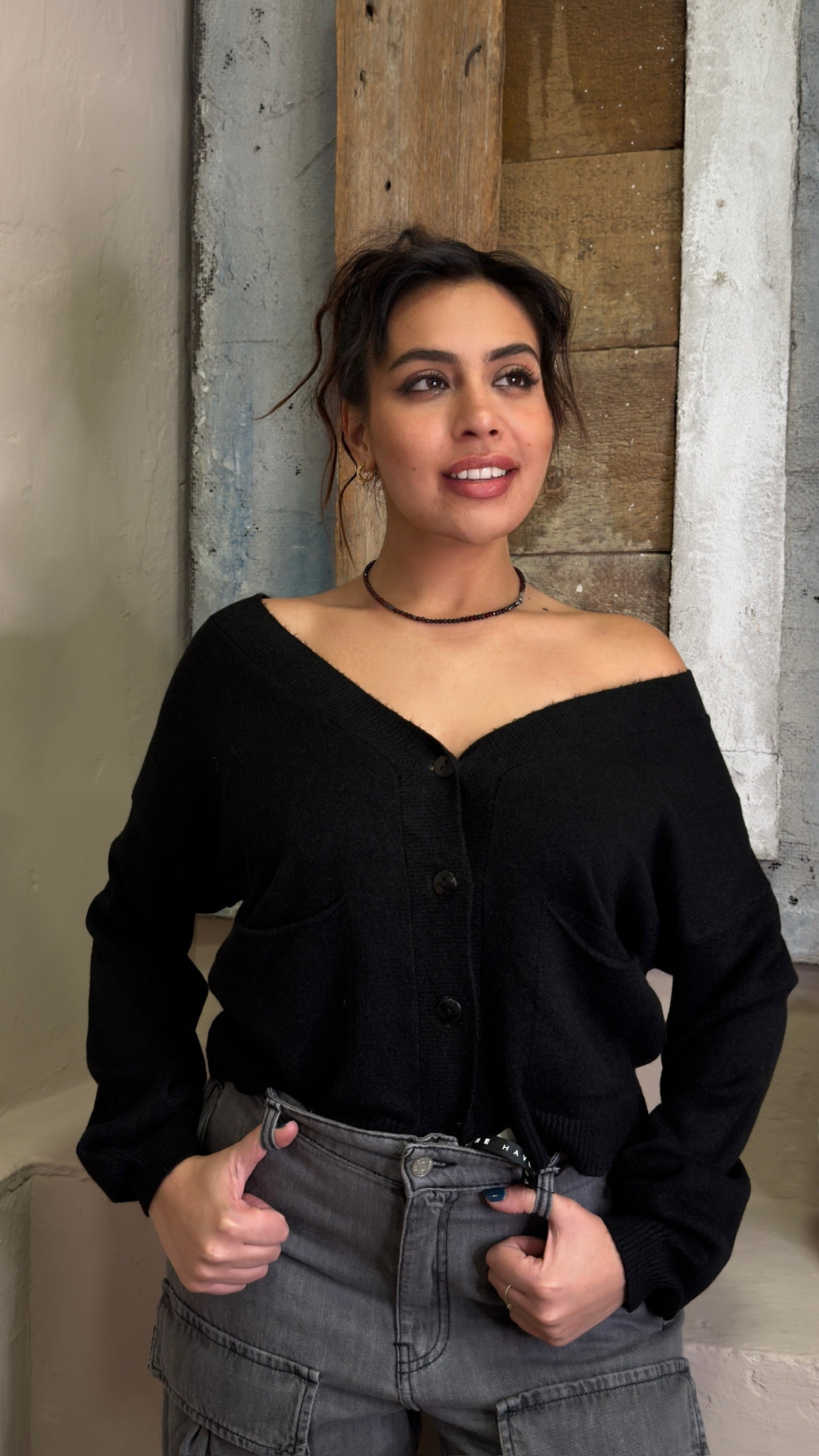 Cardigan scollo V con tasche