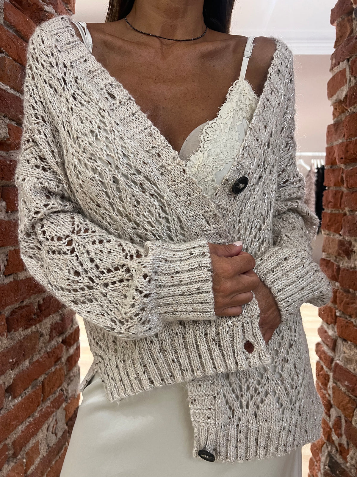 Cardigan traforato dettagli paillettes
