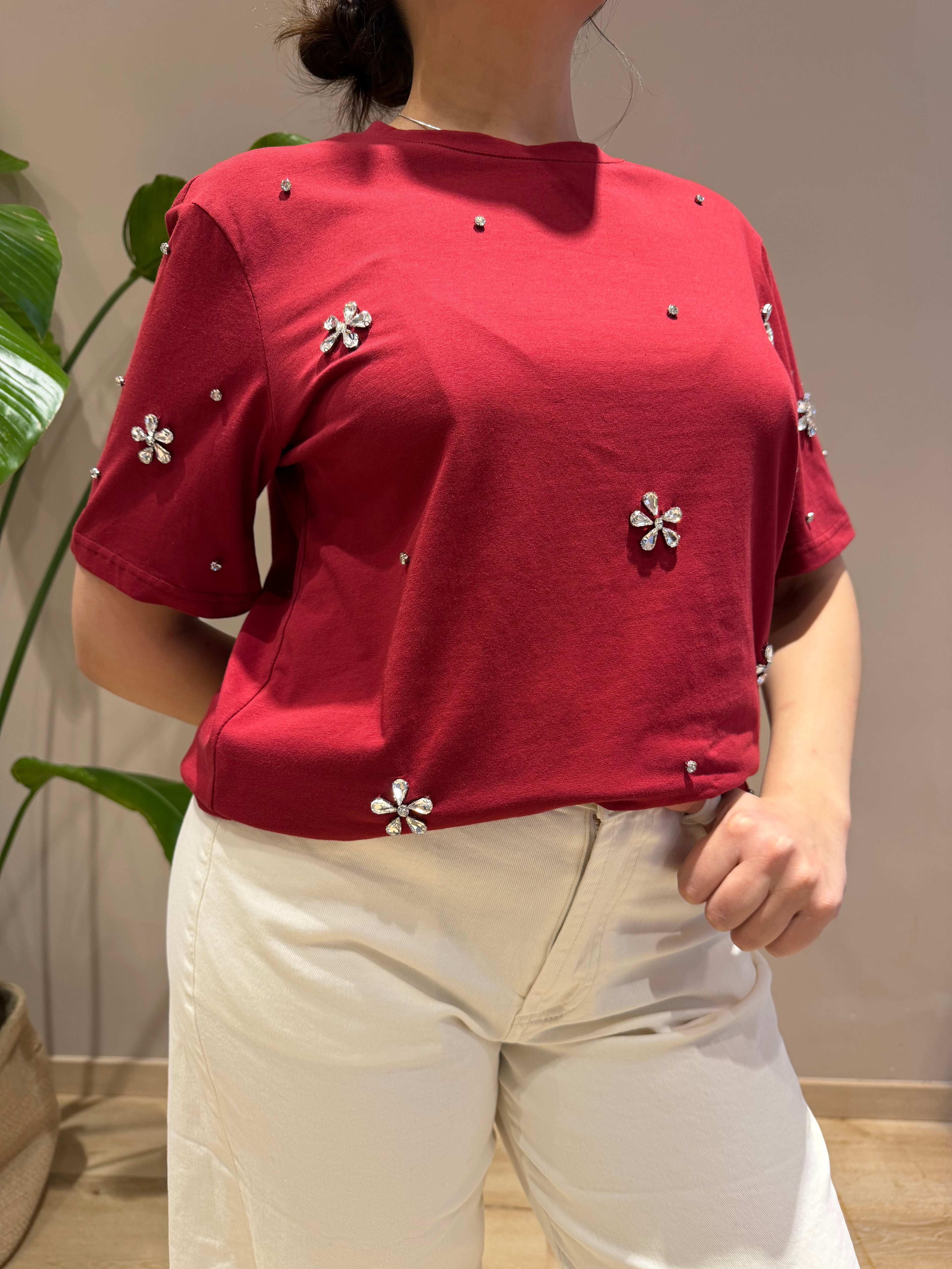 T-shirt in cotone rossa con Strass
