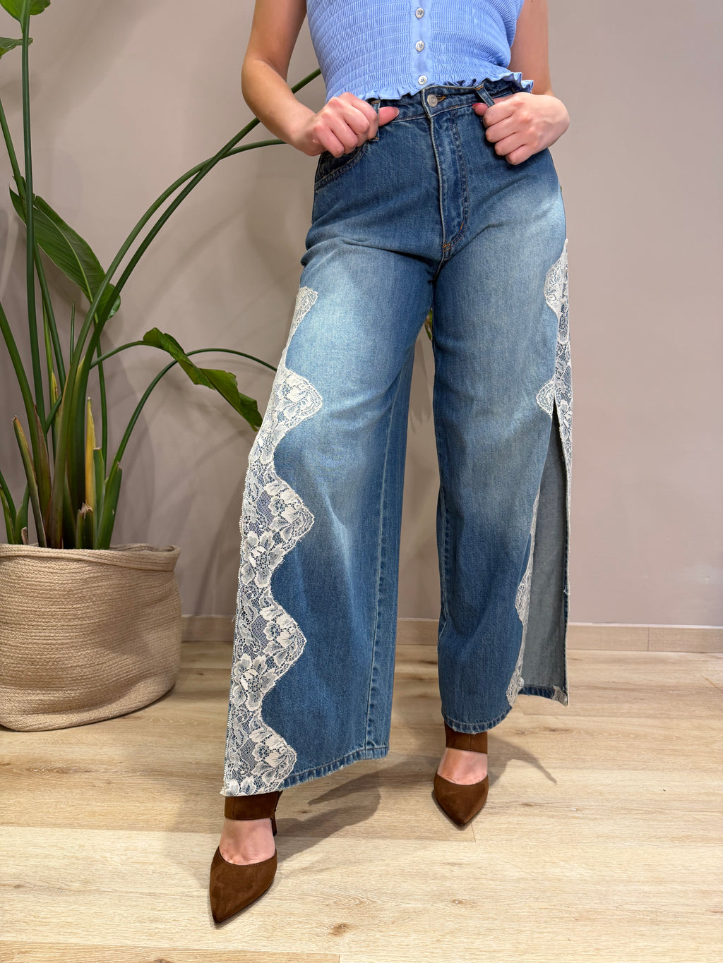Pantalone DENIM in cotone con pizzo e spacco laterale