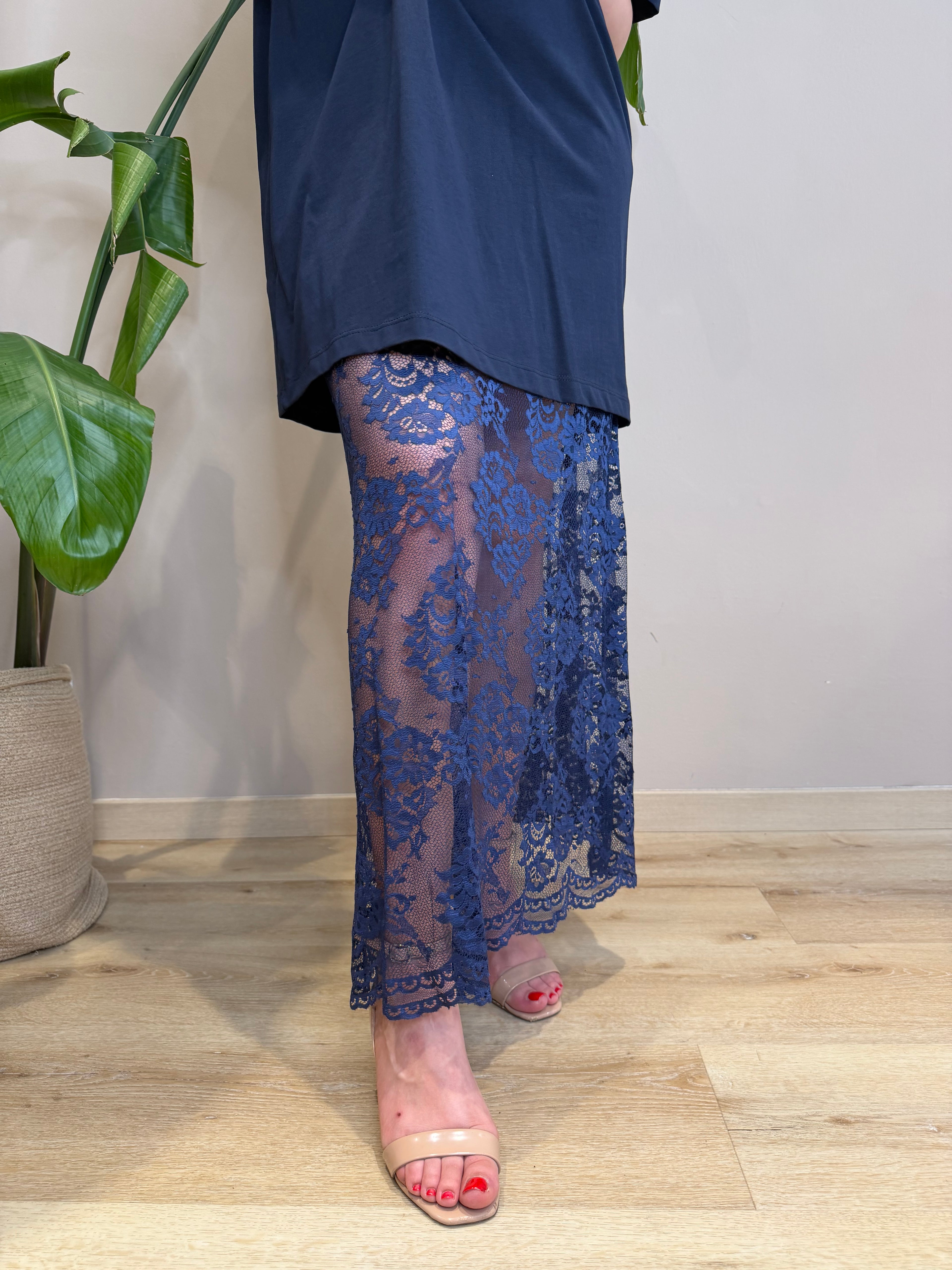 Abito pizzo + t-shirt blu