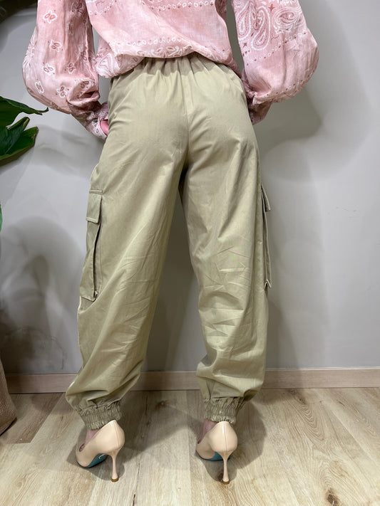 Pantalone cargo con banda