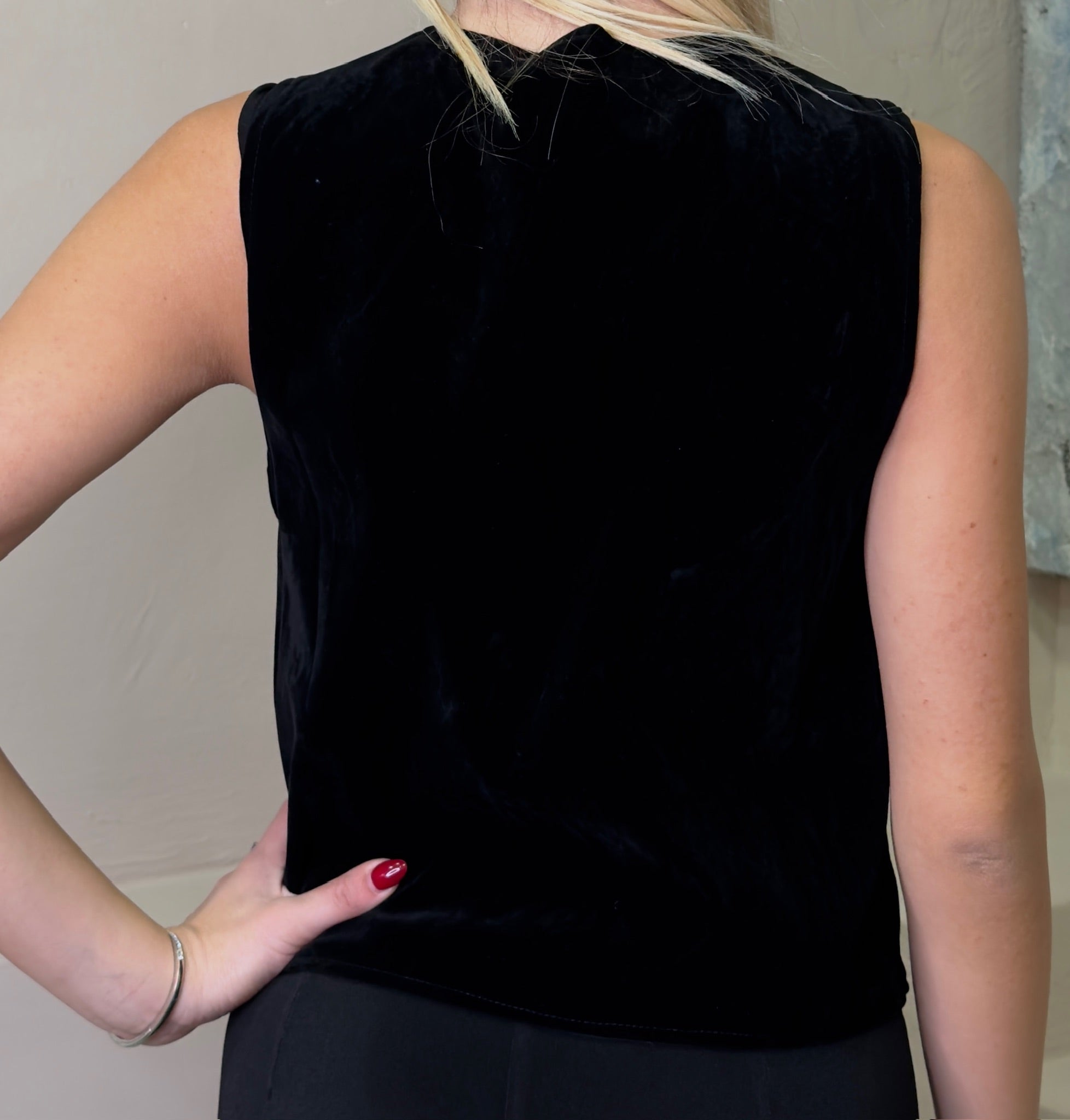 Gilet ricamo nero