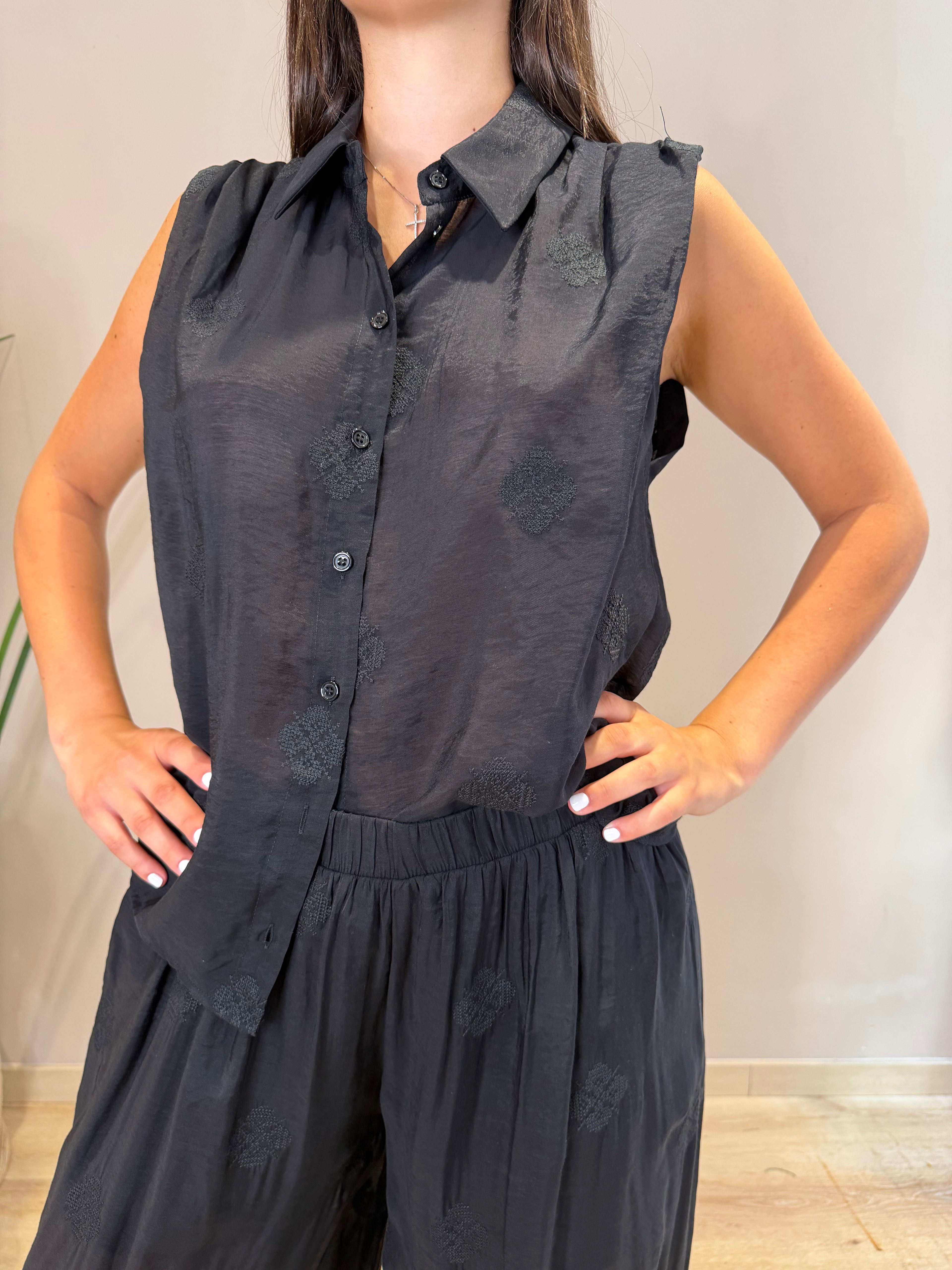 Camicia smanicata mussola
