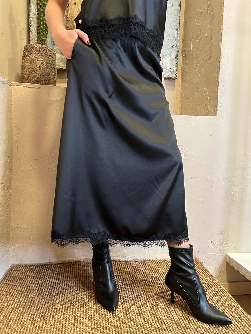 Gonna raso mano calda