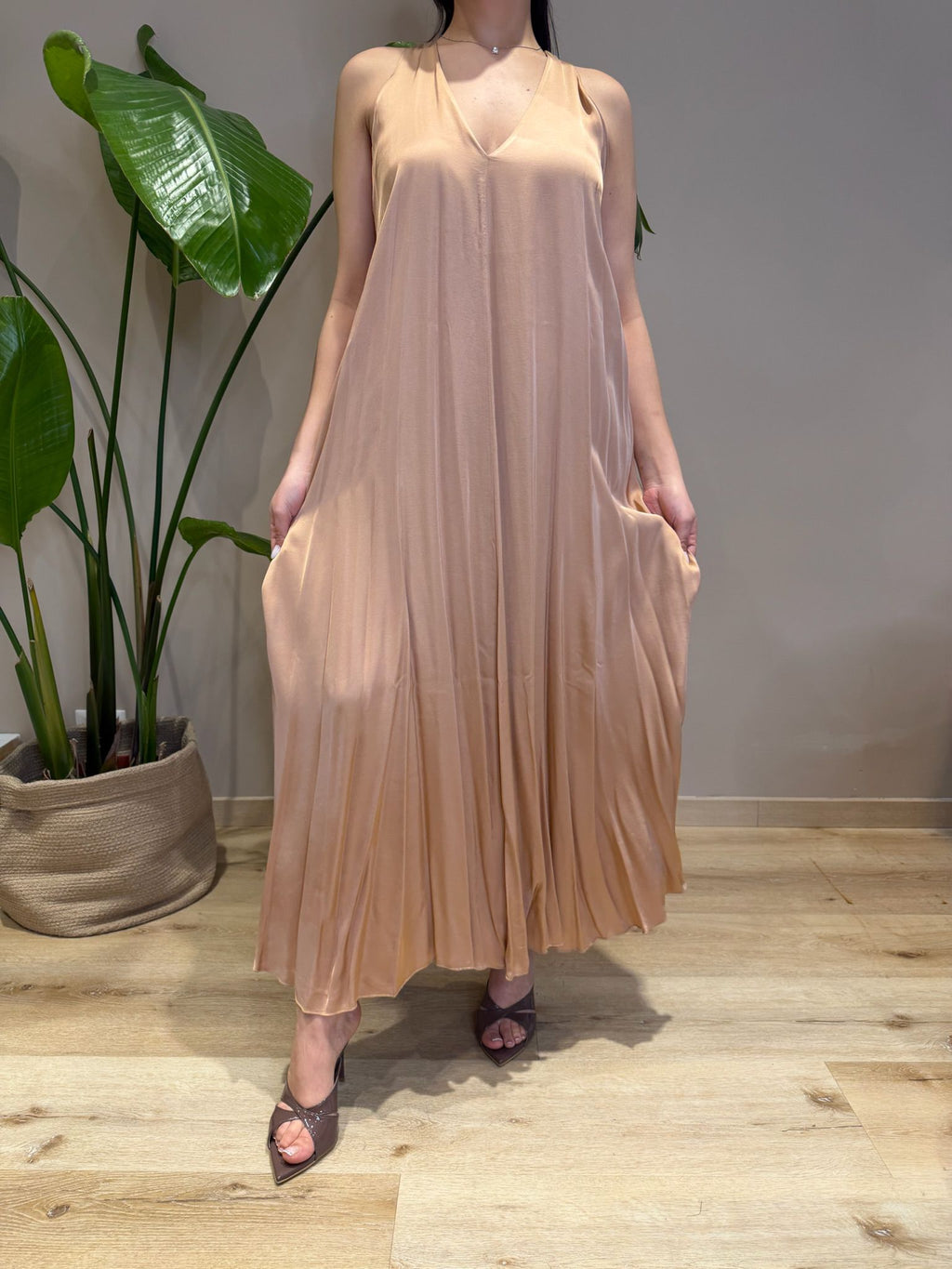 Abito Lungo Donna con Scollo a V Profondo – 100% Viscosa