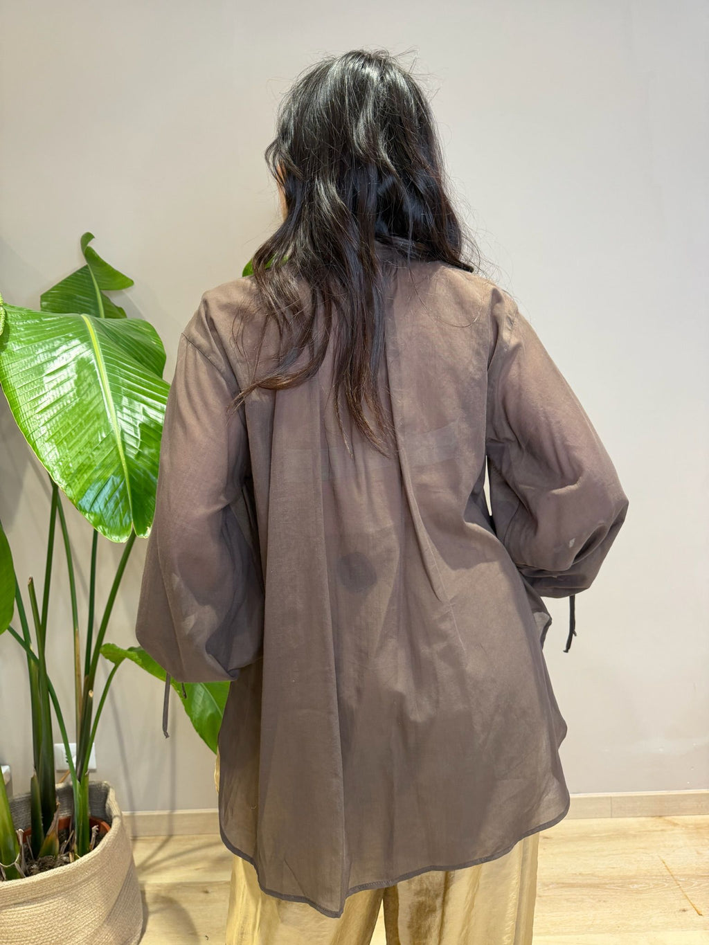 Camicia con fiocchi nella maniche